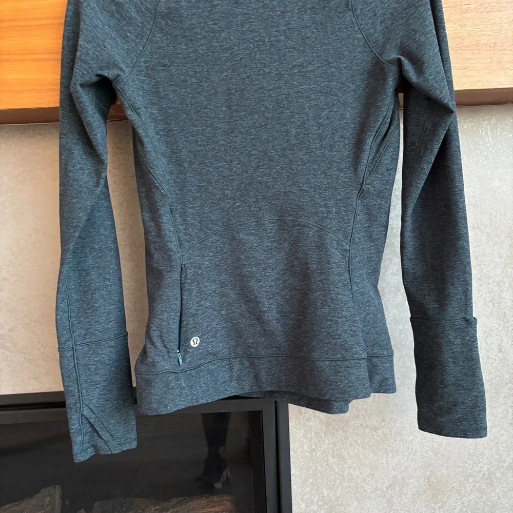 Lululemon Cypress Kiss Long Sleeve, Size 6